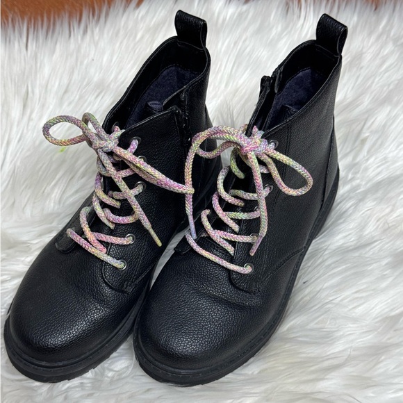 Cat & Jack black boot, size 3 - Picture 1 of 9